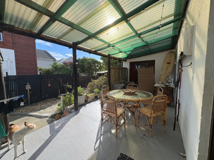 To Let  Bedroom Property for Rent in Capri Western Cape